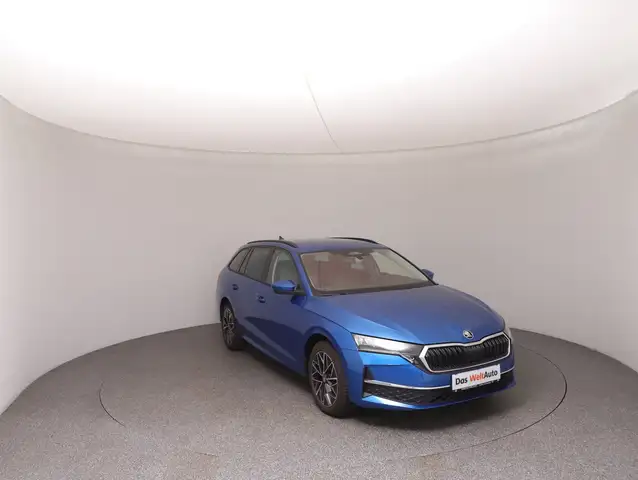 Skoda Octavia view 2