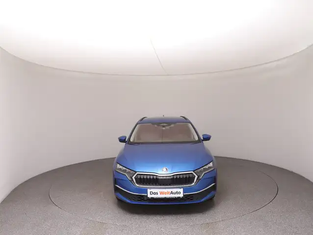 Skoda Octavia view 3