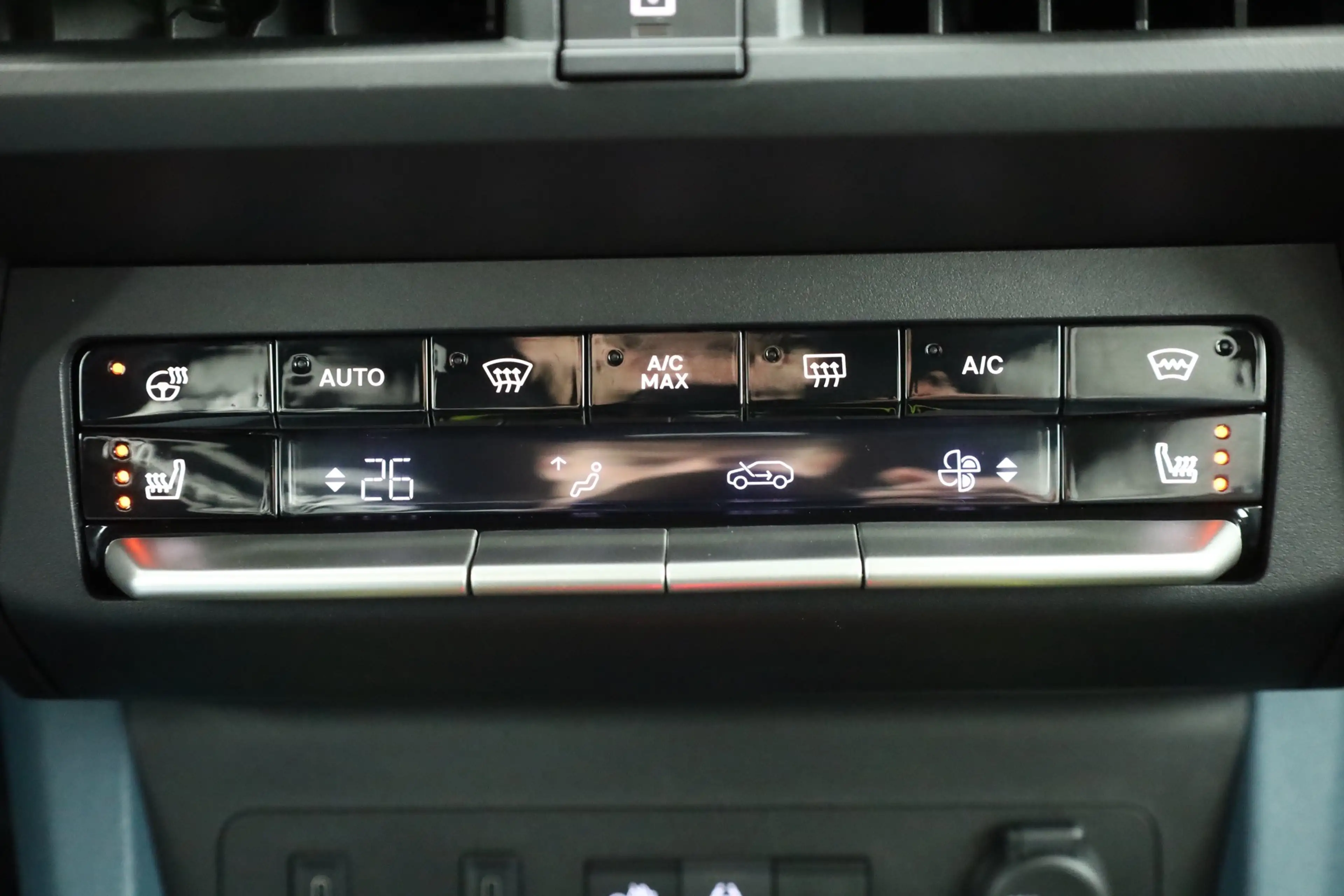 Fiat Grande Panda La Prima 1.2 Hybrid Aut. LED Navi — photo 12