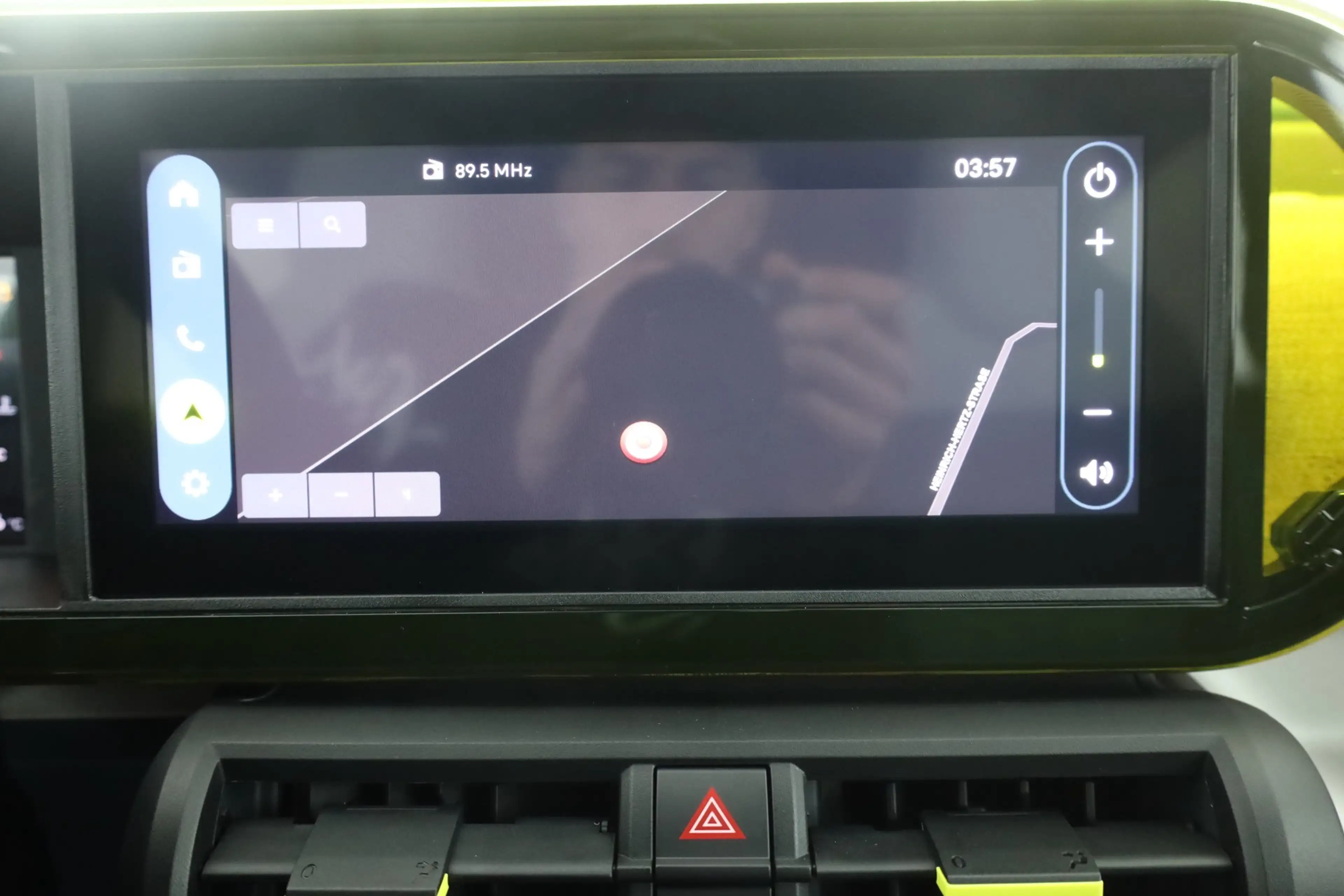 Fiat Grande Panda La Prima 1.2 Hybrid Aut. LED Navi — photo 11