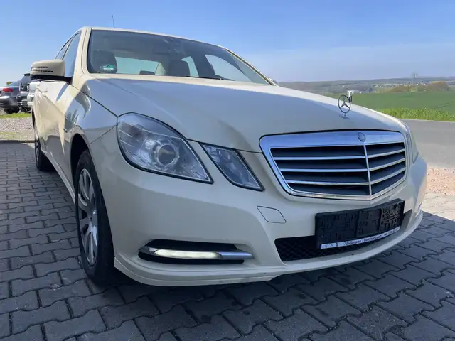 Mercedes-Benz E 200