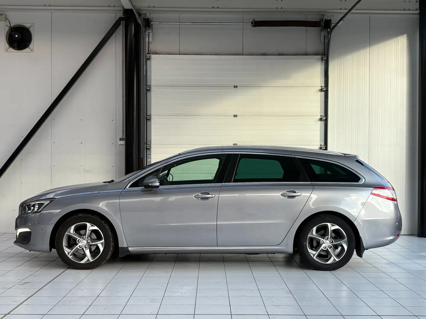 Peugeot 508 508 SW 1.6 HDi *PANO * CAMERA * PDC * CARNET* Gris - 2