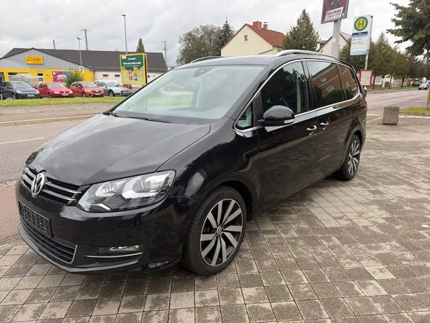 Volkswagen Sharan Highline 7SITZER, Scheckheft, 2Hd, AHK Schwarz - 1