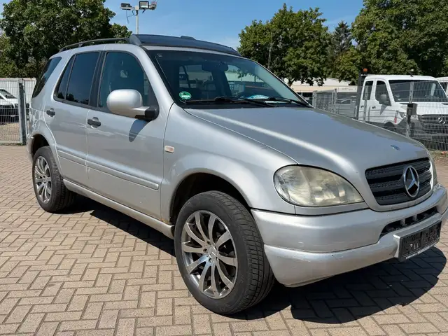 Mercedes-Benz ML 430