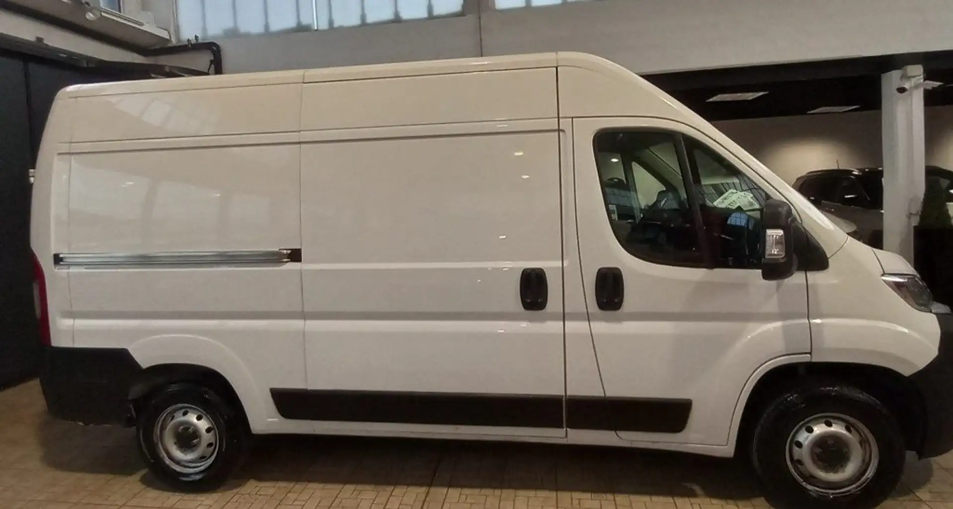 Fiat Ducato 33 2.2 Mjt 140CV PASSO MEDIO TETTO ALTO Alb - 2