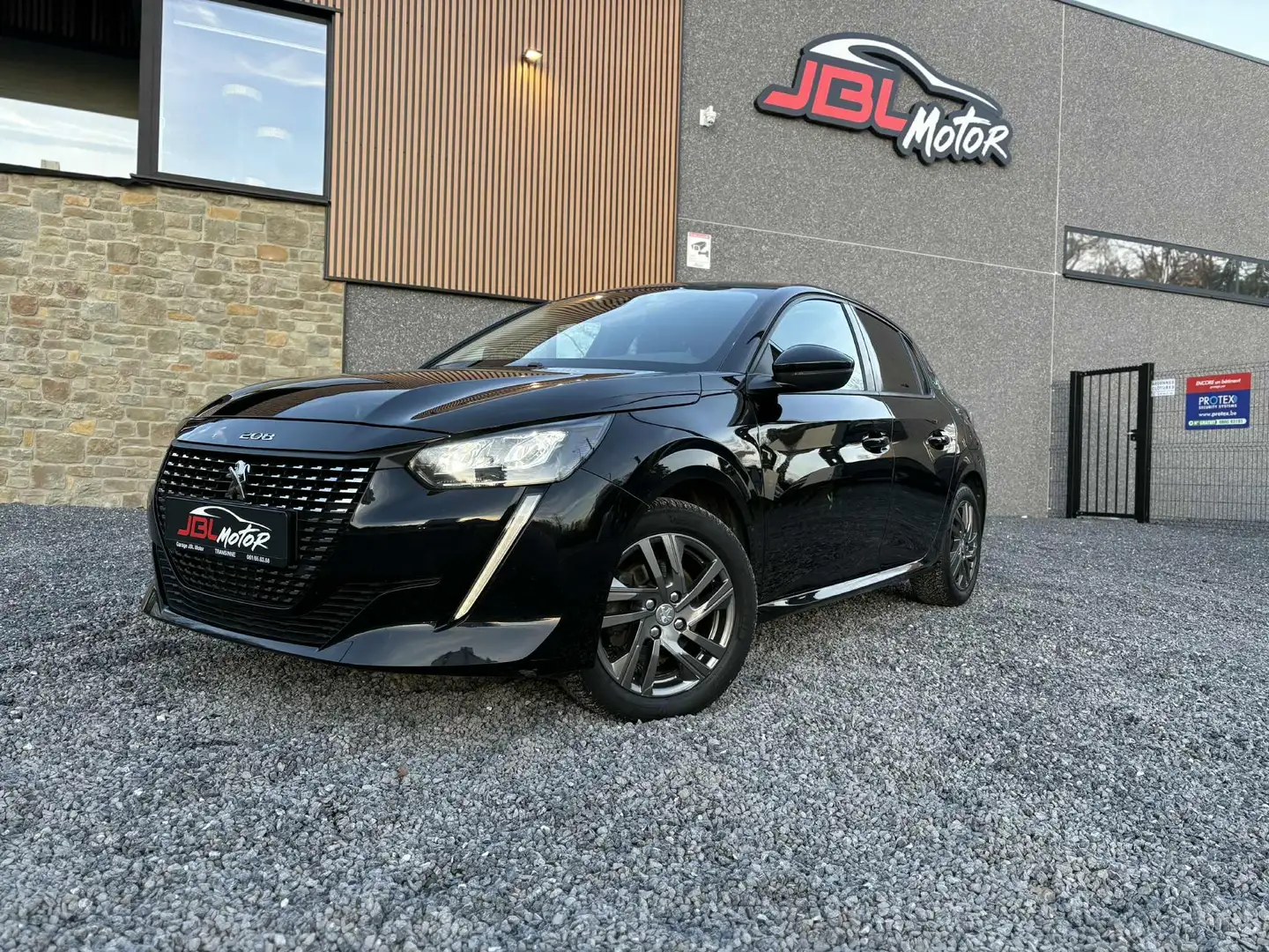 Peugeot 208 Schwarz - 1