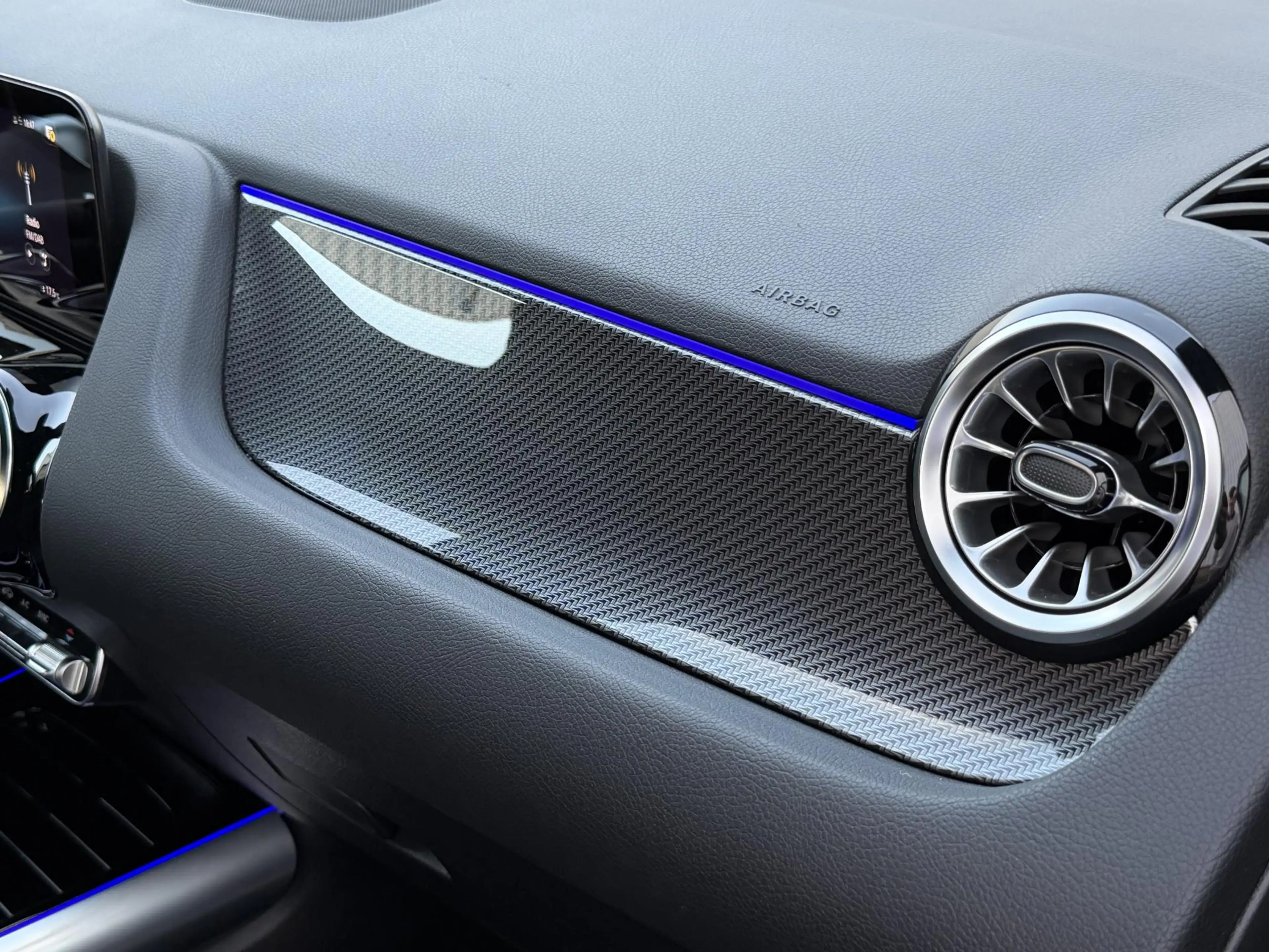 Mercedes-Benz GLA 180 AMG Line | NL-Auto/Carplay/Camera/Sfeerverlichting — photo 44