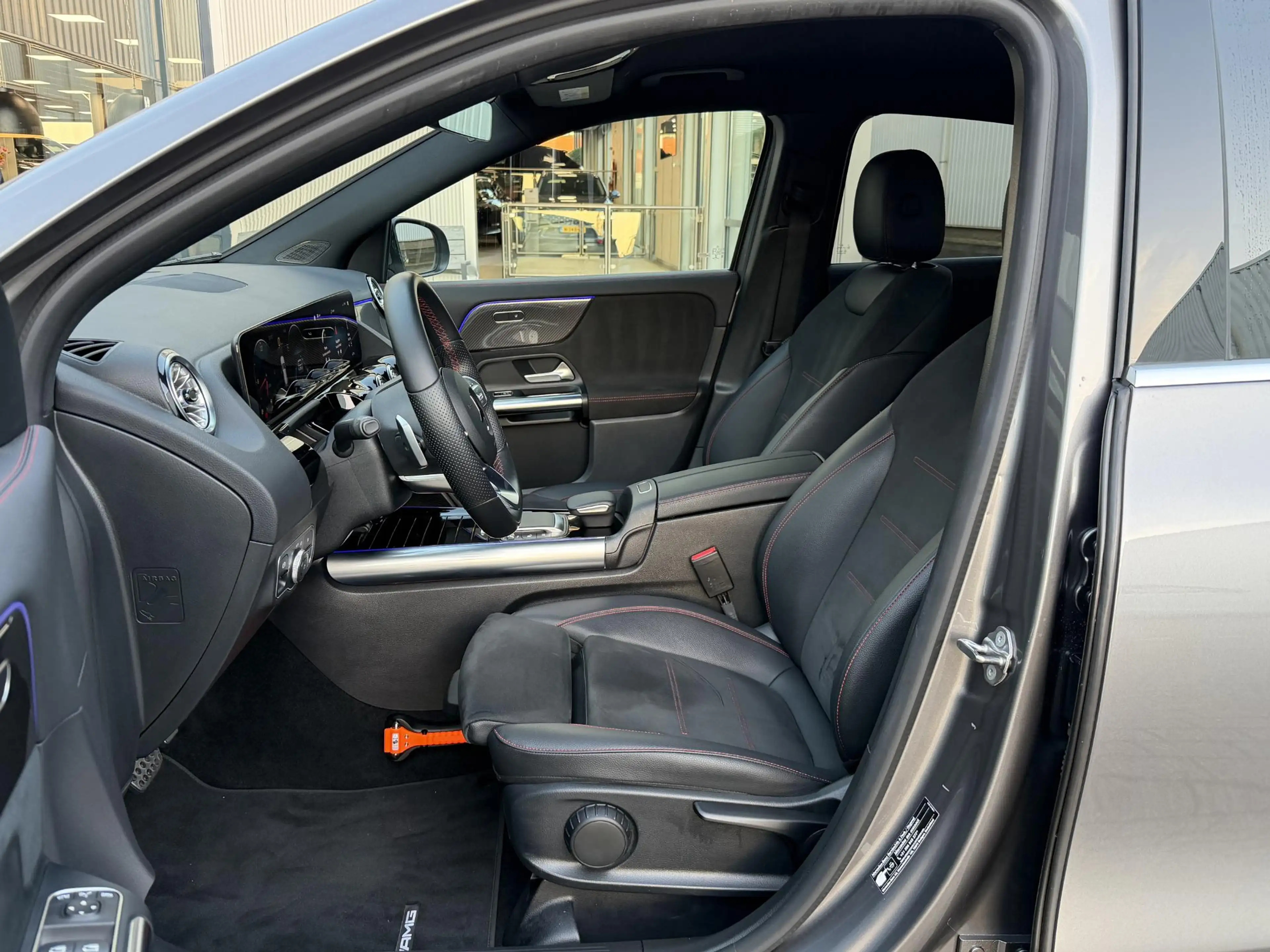 Mercedes-Benz GLA 180 AMG Line | NL-Auto/Carplay/Camera/Sfeerverlichting — photo 38