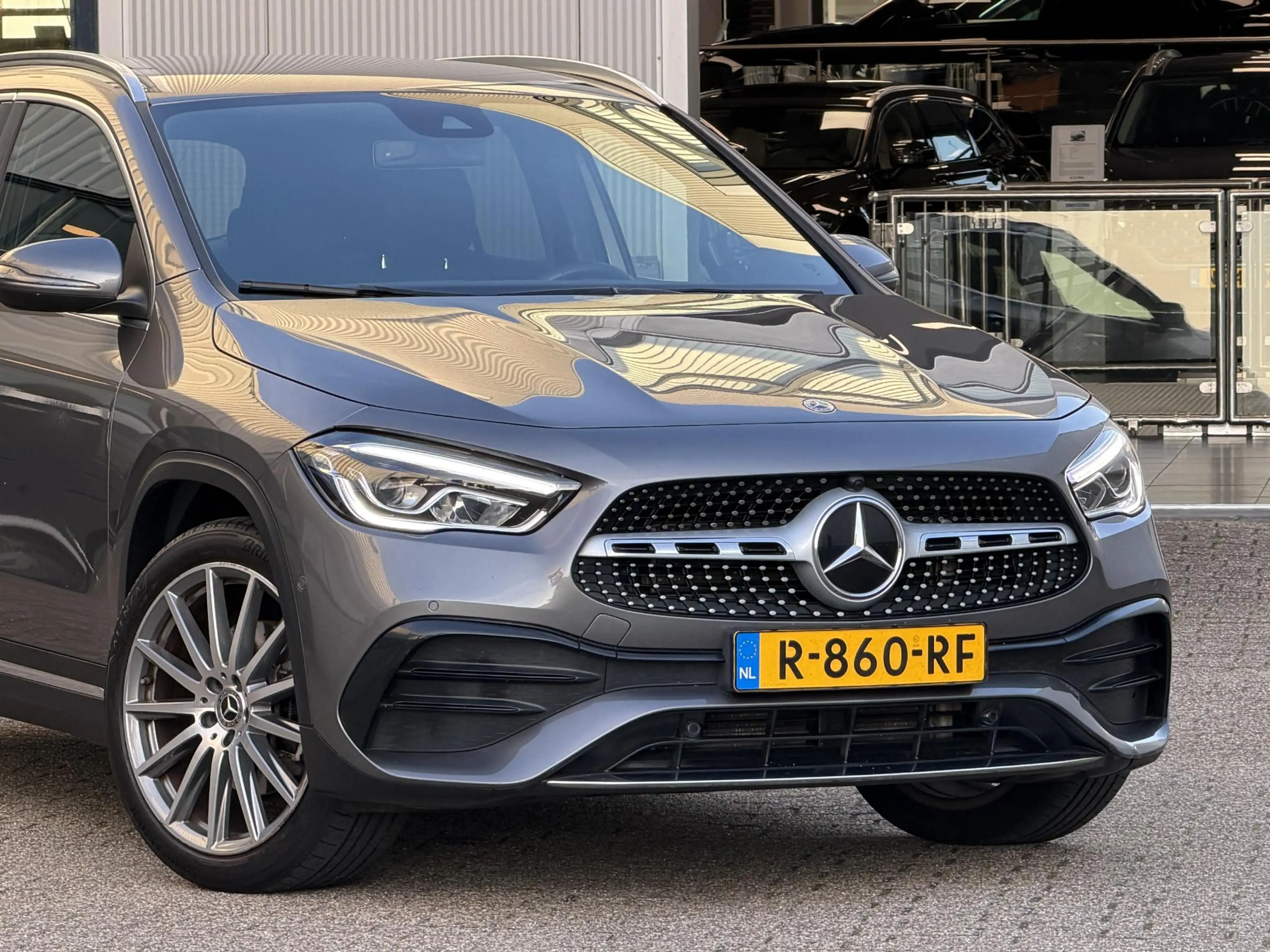 Mercedes-Benz GLA 180 AMG Line | NL-Auto/Carplay/Camera/Sfeerverlichting — photo 25