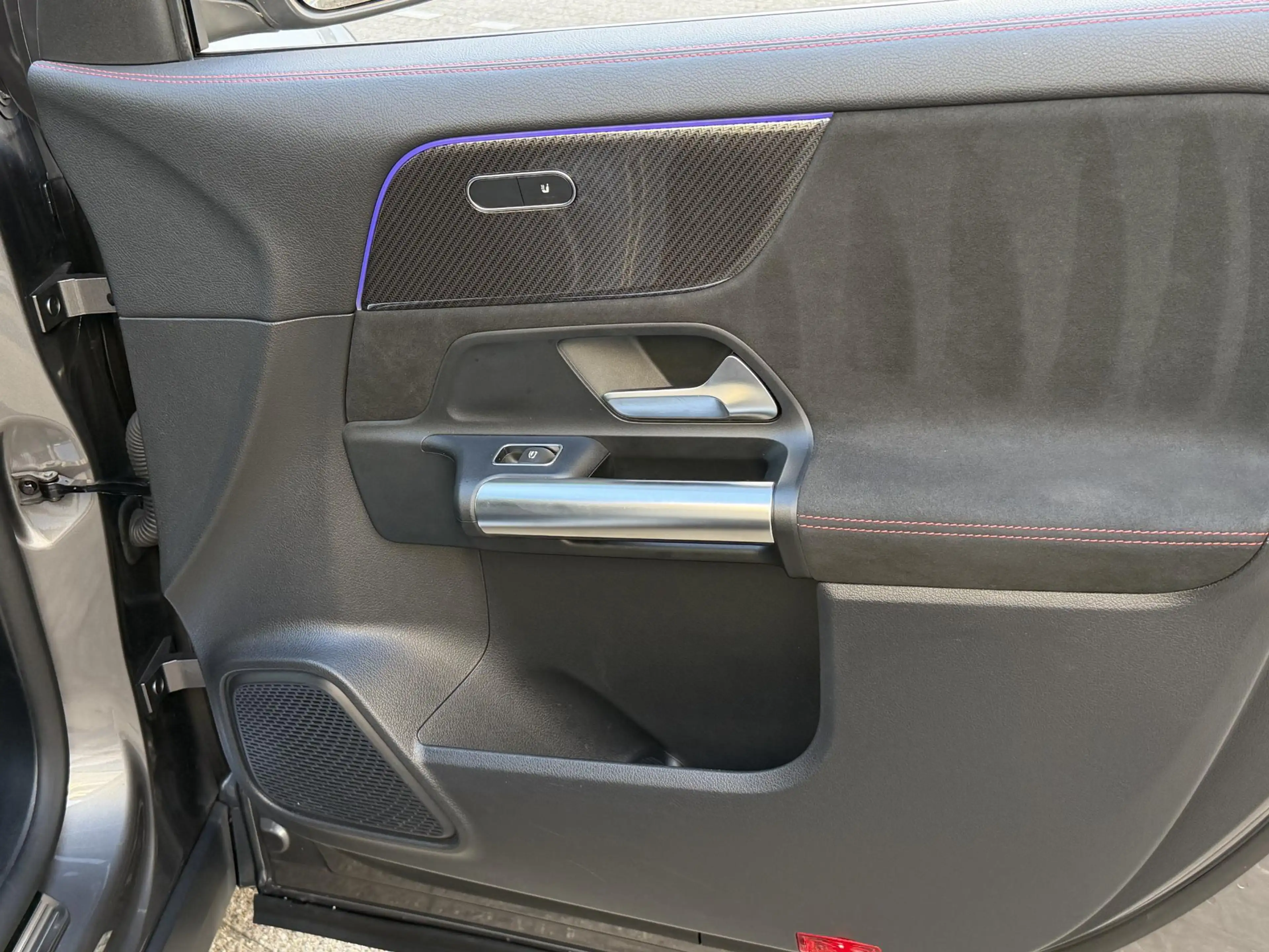Mercedes-Benz GLA 180 AMG Line | NL-Auto/Carplay/Camera/Sfeerverlichting — photo 21