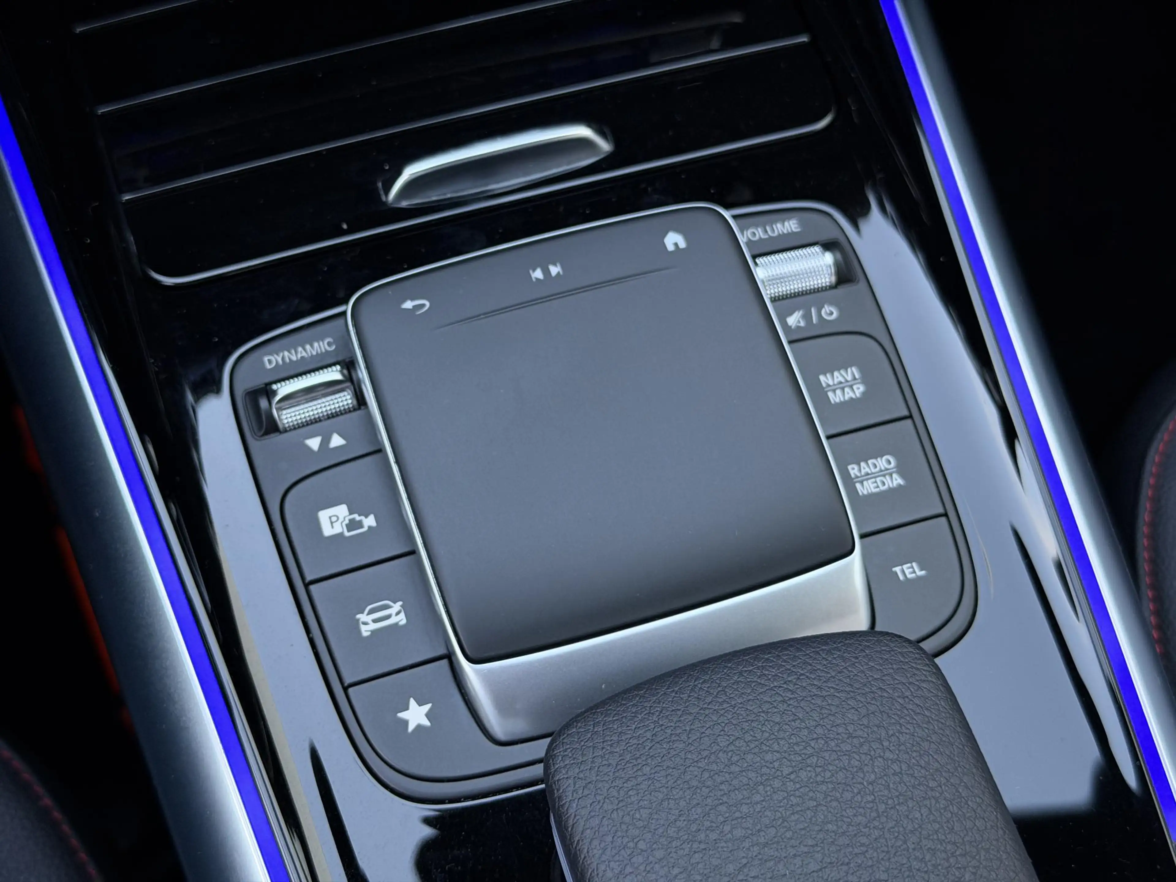 Mercedes-Benz GLA 180 AMG Line | NL-Auto/Carplay/Camera/Sfeerverlichting — photo 16