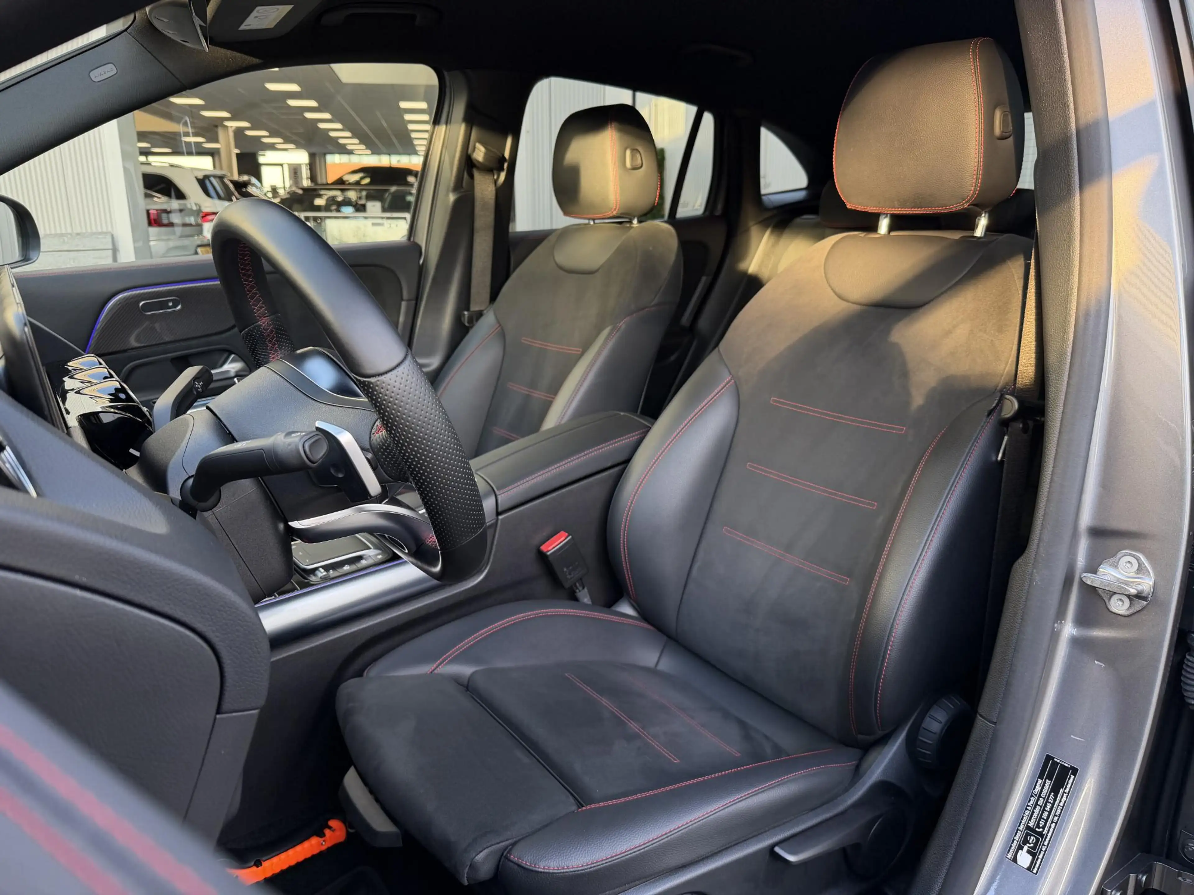 Mercedes-Benz GLA 180 AMG Line | NL-Auto/Carplay/Camera/Sfeerverlichting — photo 9