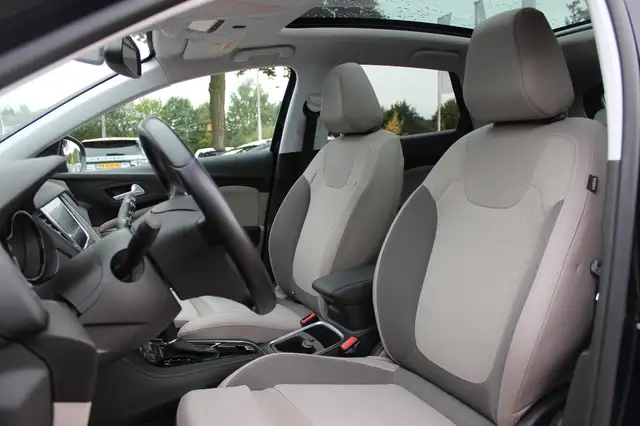 Opel Grandland X view 4
