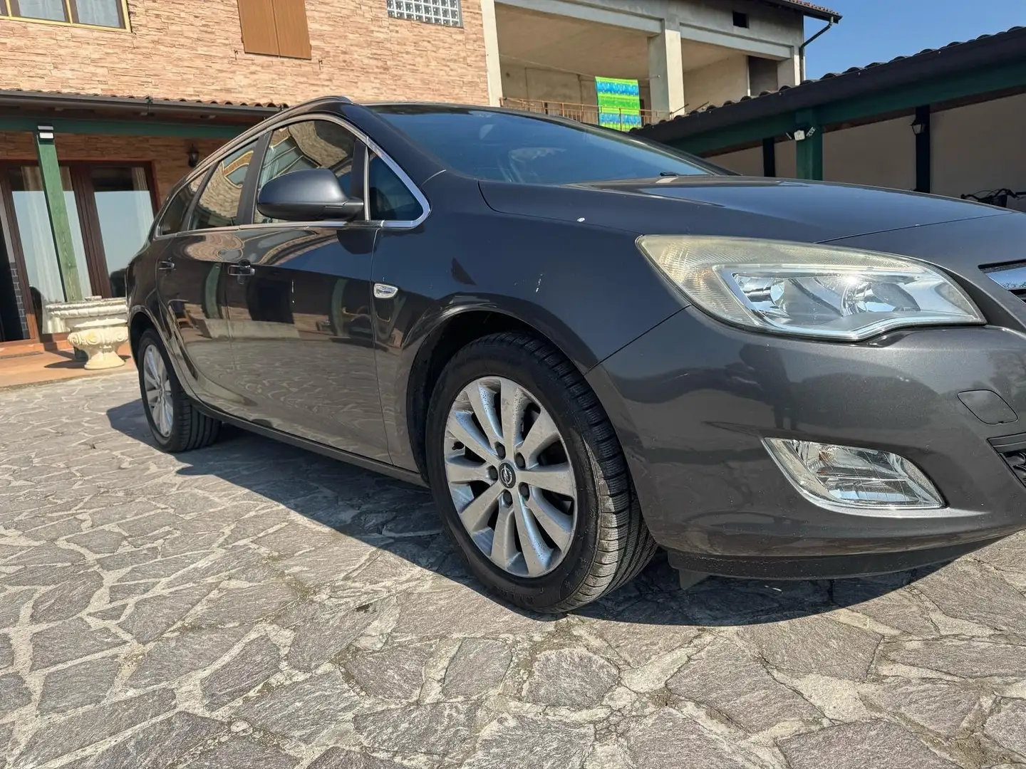 Opel Astra 1.7 CDTI 110CV Sports Tourer Cosmo neopatentati Marrone - 2