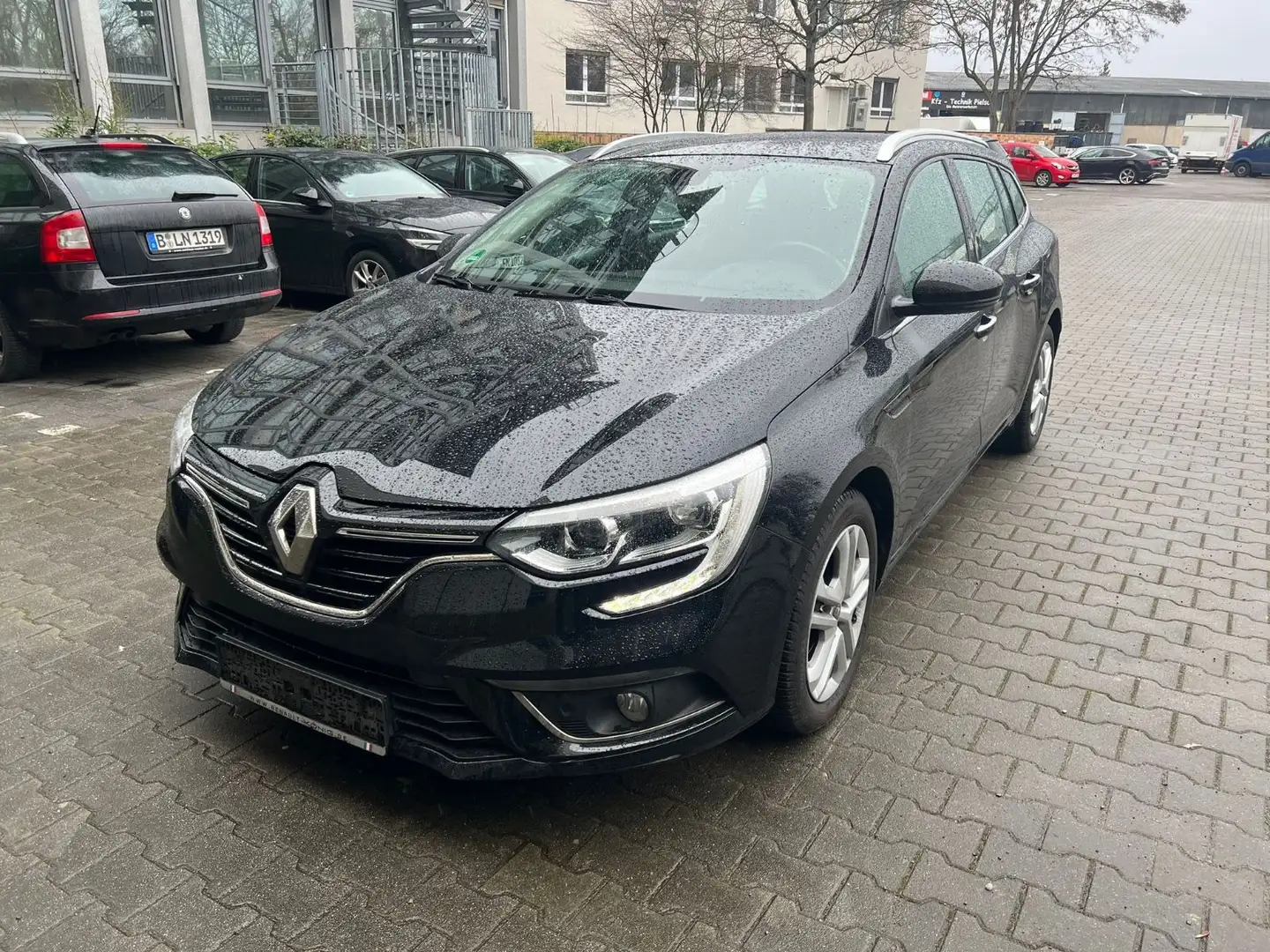 Renault Megane ENERGY TCe 130 Grandtour Zwart - 1