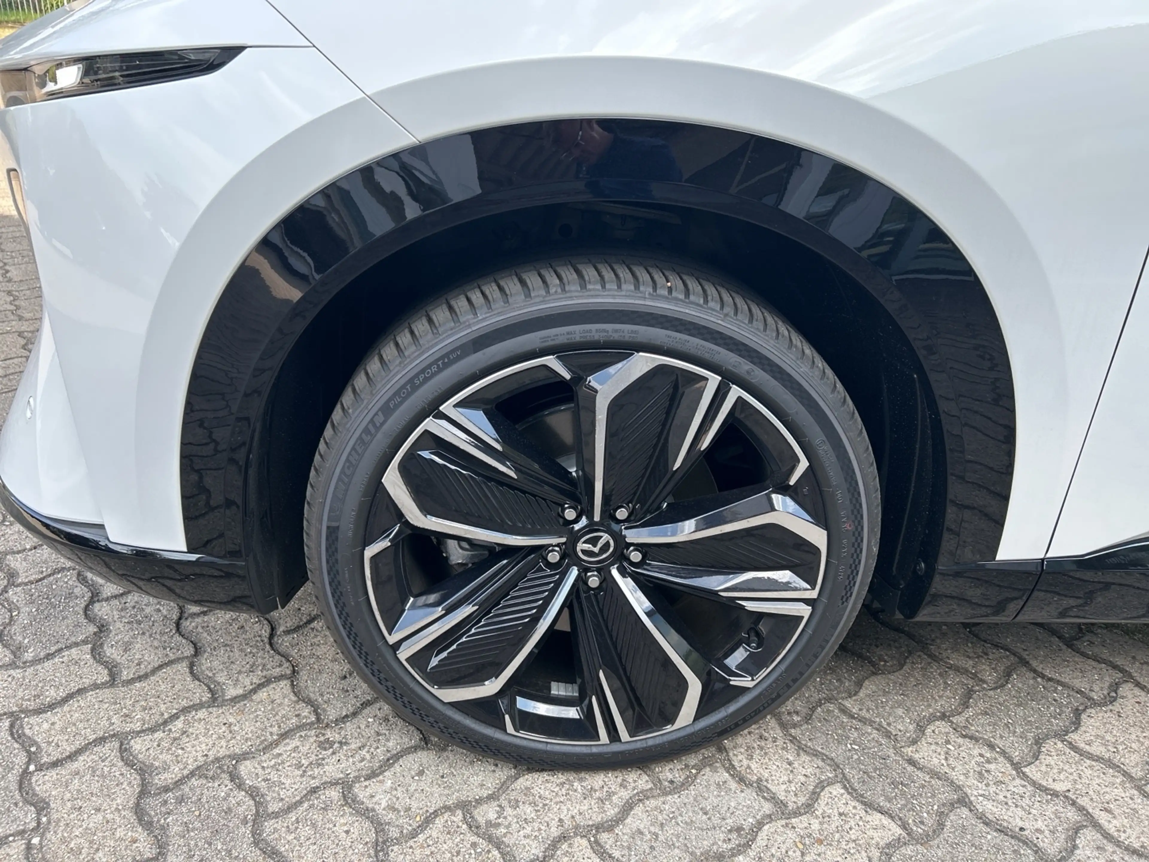 Mazda CX-6e RWD Takumi BKTR PABS 5WGN EV 258ps 1AT — photo 9