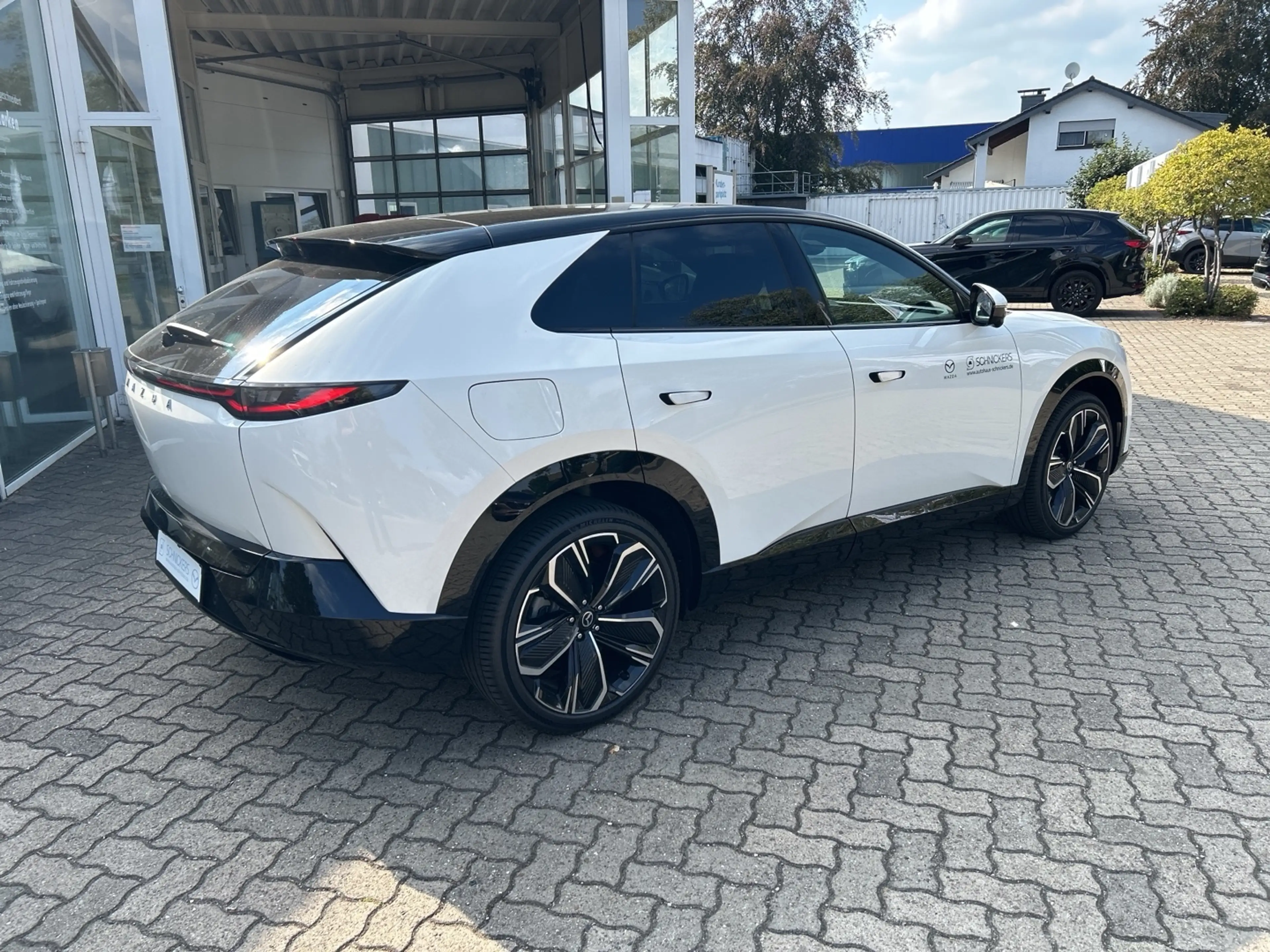 Mazda CX-6e RWD Takumi BKTR PABS 5WGN EV 258ps 1AT — photo 4