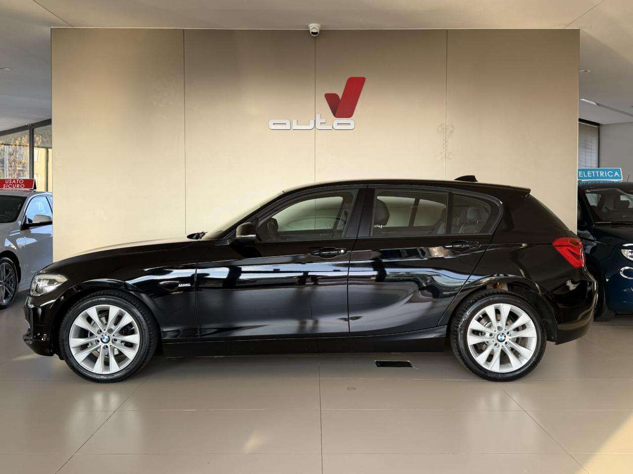 BMW 116 d 5p. Urban +CERCHI 17 +SENSORI POST +NAVI