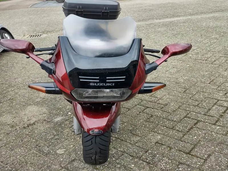 Suzuki GSX 1100 - foto 2