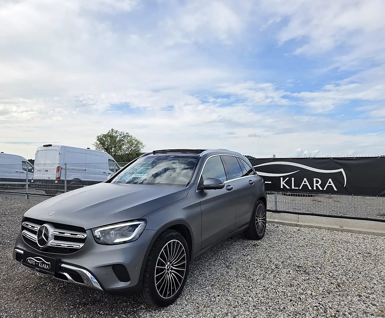 Mercedes-Benz GLC 220 d 4Matic * Burmester * Digitaltacho * Panoramad... Silber - 1