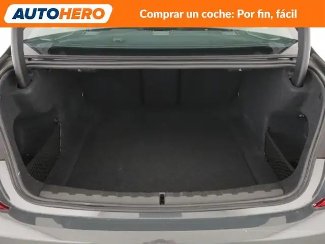 BMW 3 Series view 18