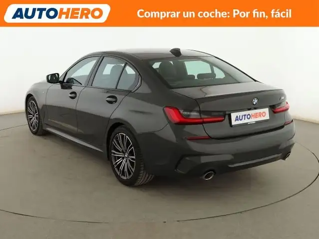 BMW 3 Series view 4