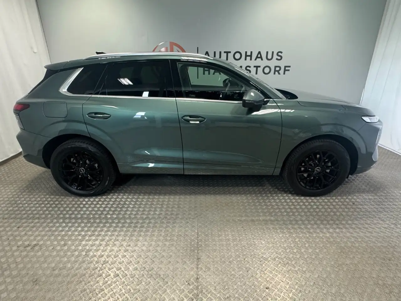 Audi Q3 TFSI 110 kW AHK*StHz*Panodach* 7