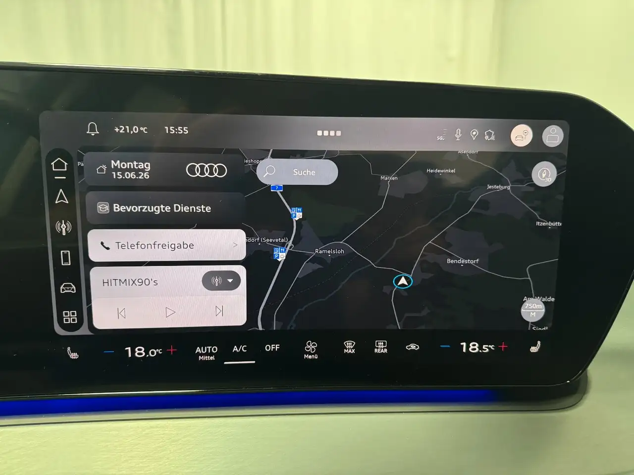 Audi Q3 TFSI 110 kW AHK*StHz*Panodach* 16