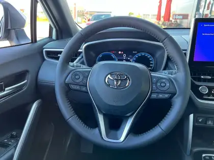 Annonce voiture d'occasion Toyota Corolla Cross - CARADIZE