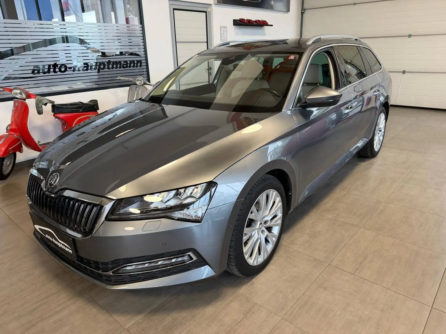 Skoda Superb Style 4x4 Grau - 1