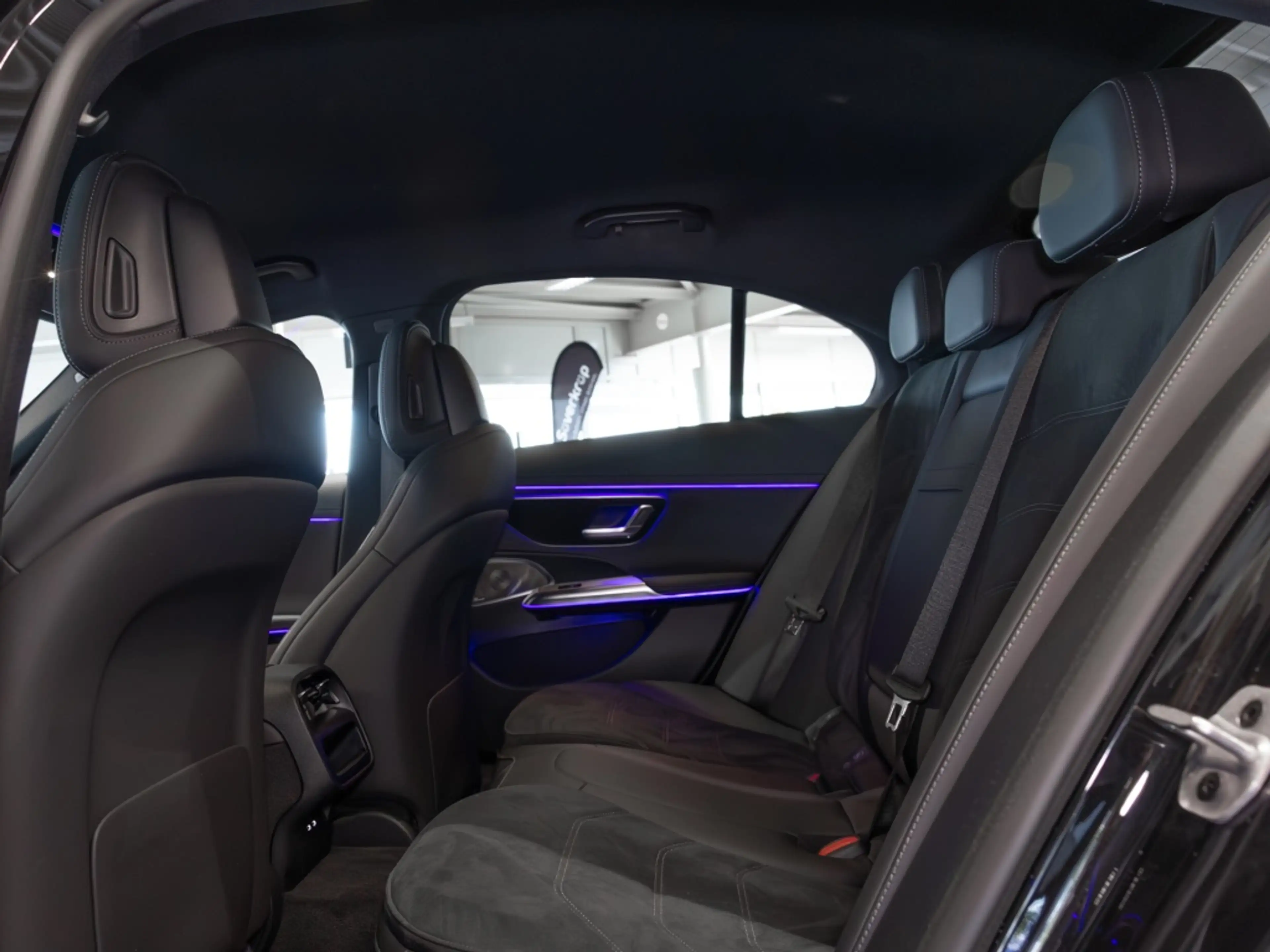 Mercedes-Benz E 300 de 4M , AMG BURM NIGHT DISTR KAMERA SPUR — photo 9