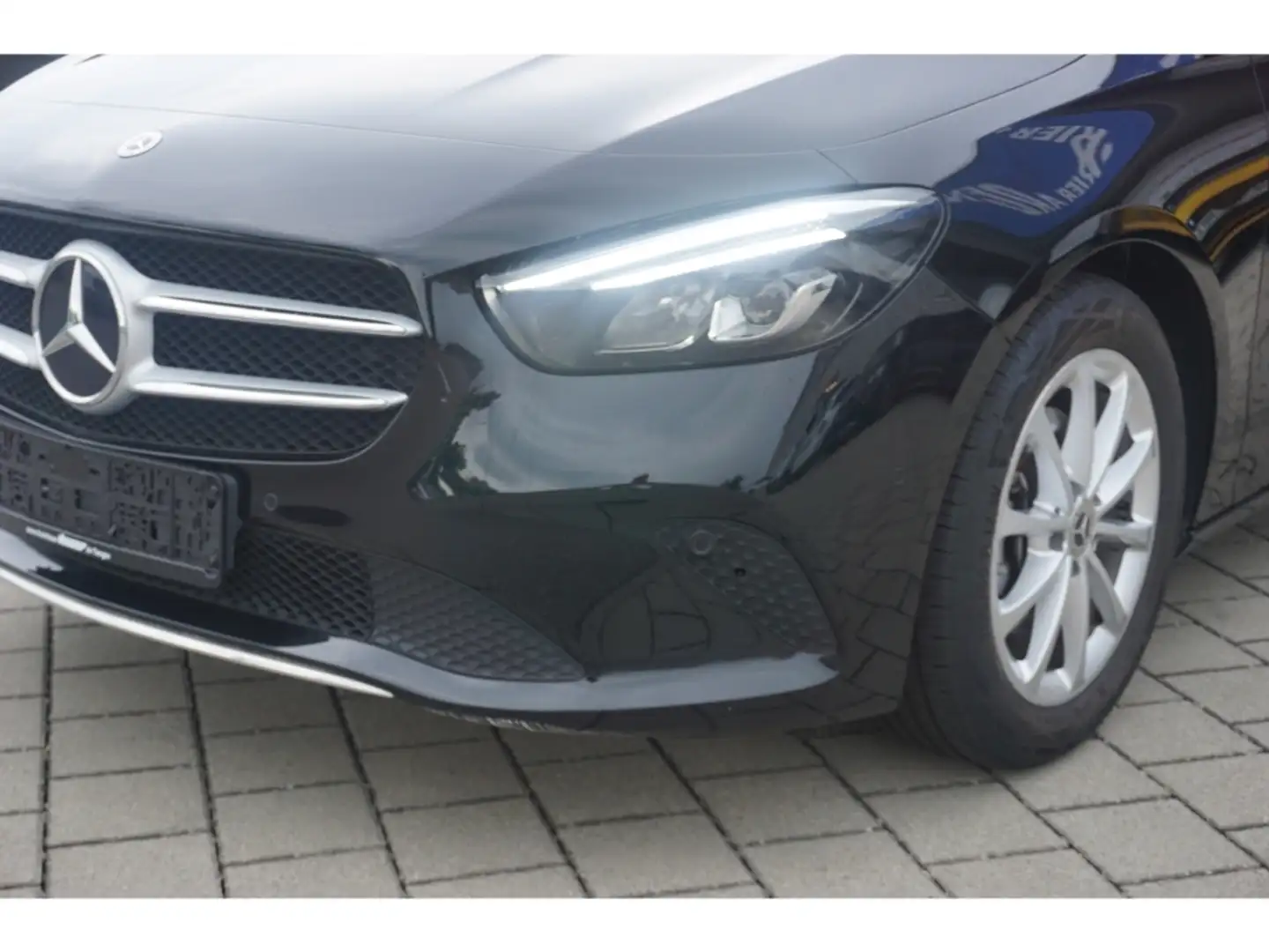 Mercedes-Benz B 200 7G-DCT Progressive Navi Parktr. MBUX LED 17'' Zwart - 2