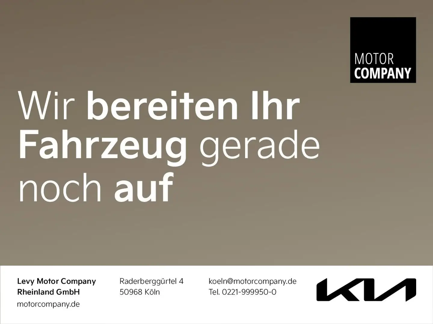 BMW 120 i Advantage Line KlimaA AHK PDC Schwarz - 2
