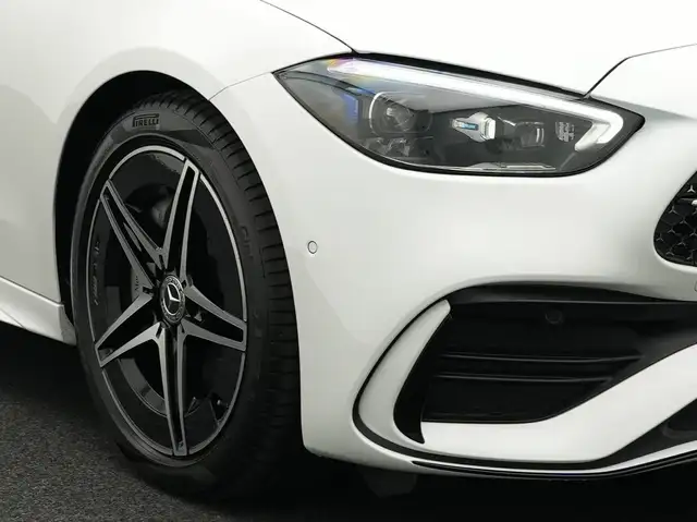 Mercedes-Benz C-Class view 9