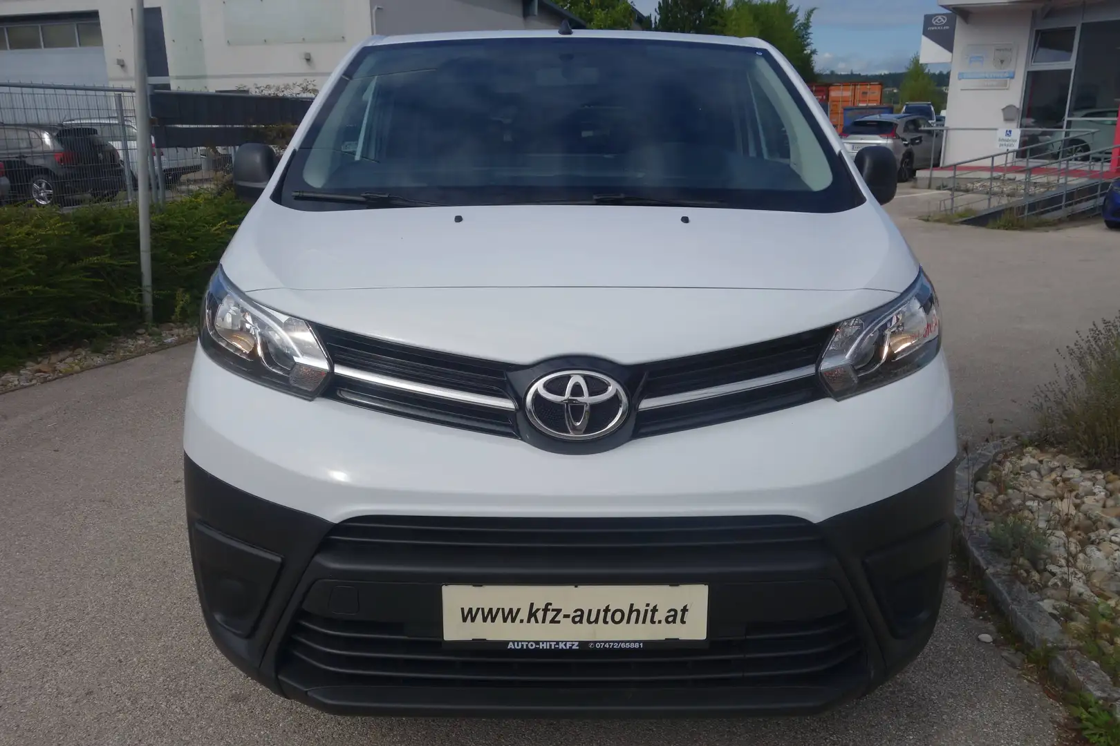 Toyota Proace 2,0 D-4D 145 Lang Shuttle*9-Sitzer+leasingfähig* Weiß - 2