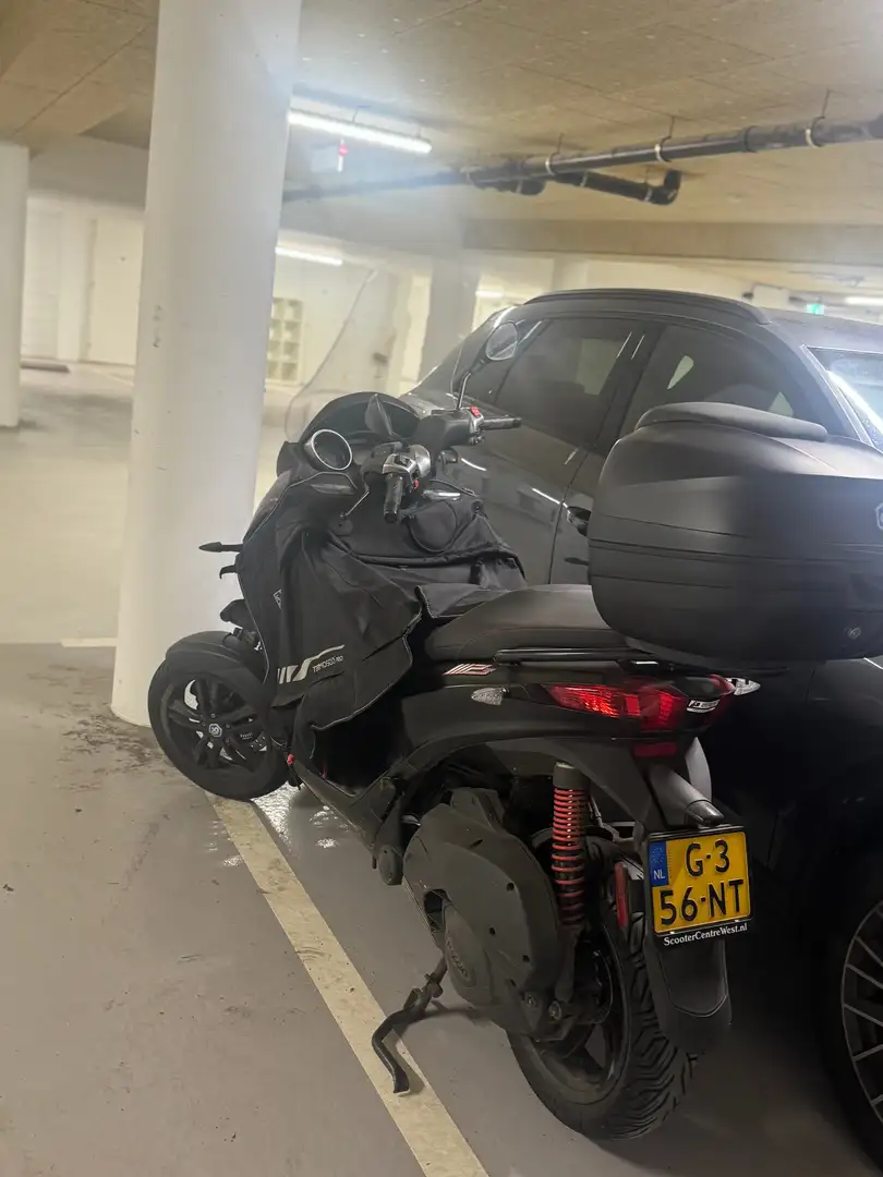 Piaggio MP3 300 Hpe Zwart - 2