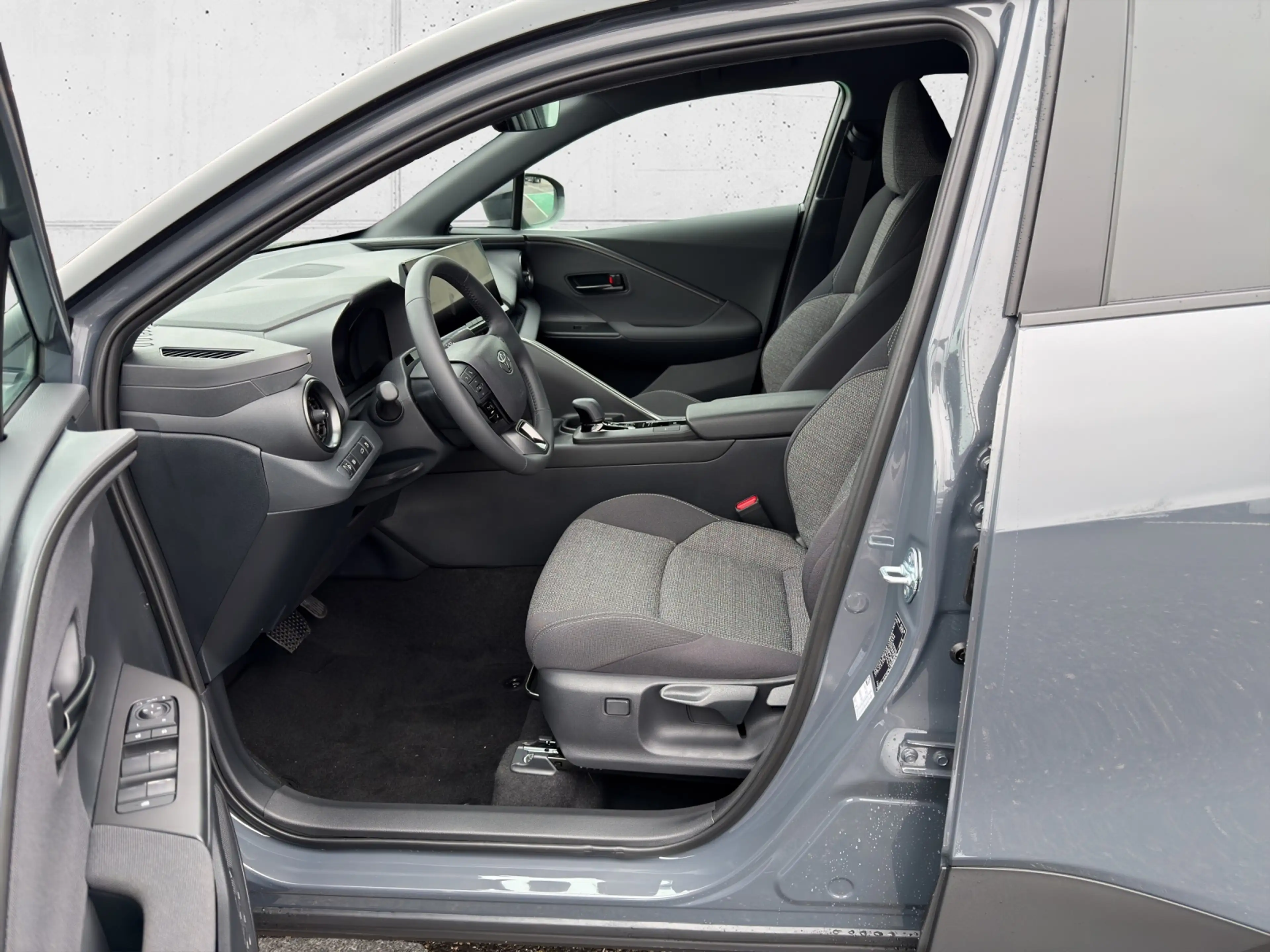 Toyota C-HR 2WD 1,8 VVT-i Hybrid Teamplayer Technik-P. 5t. — photo 6