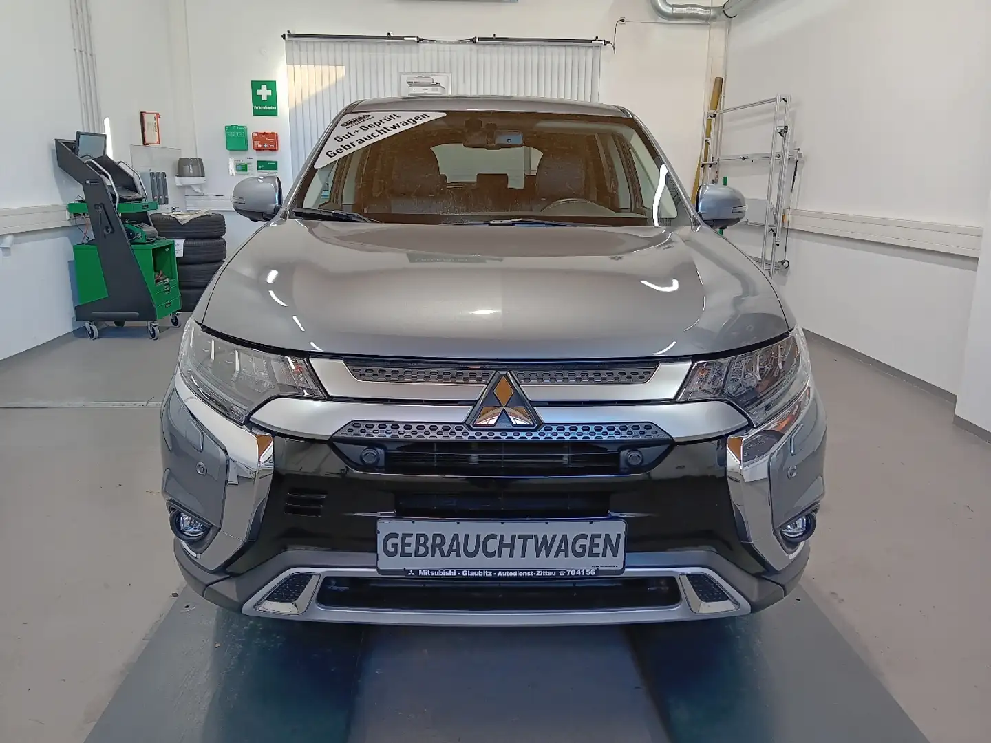 Mitsubishi Outlander Diamant+ 7-Sitzer 2.0 2WD CVT Gris - 2