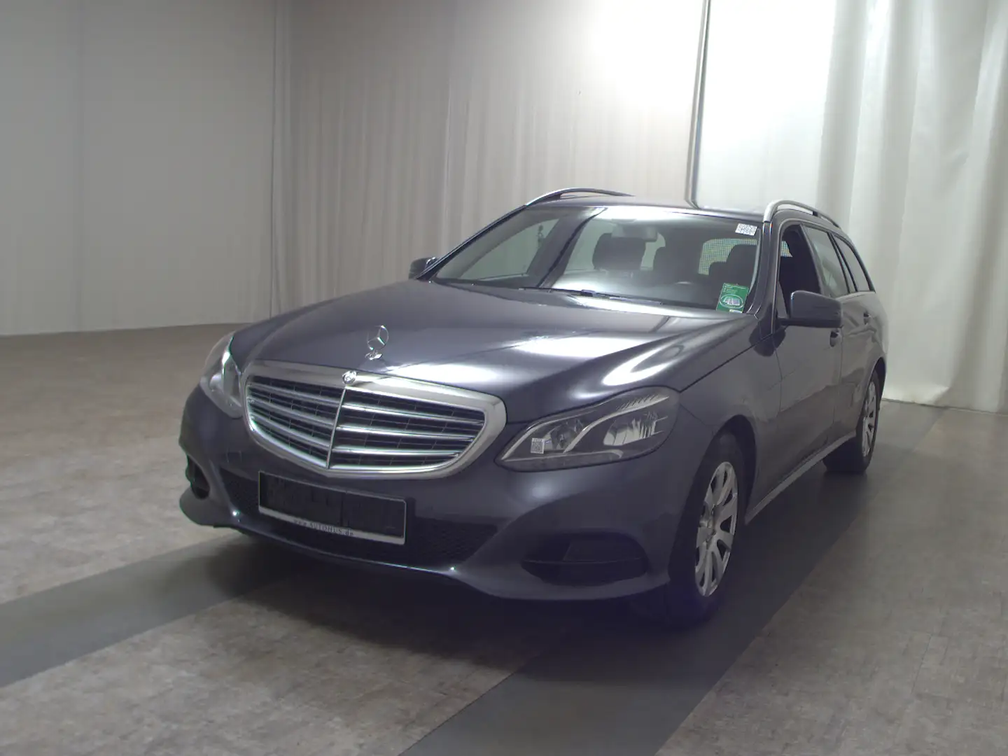 Mercedes-Benz E 220 T Navi LED AHK PDC Shz Grau - 2