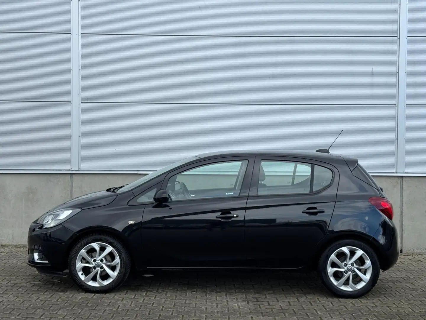 Opel Corsa 1.4 Online Ed AIRCO|CRUISE|PARK.S|SCHERM|LM|NAP| Zwart - 2