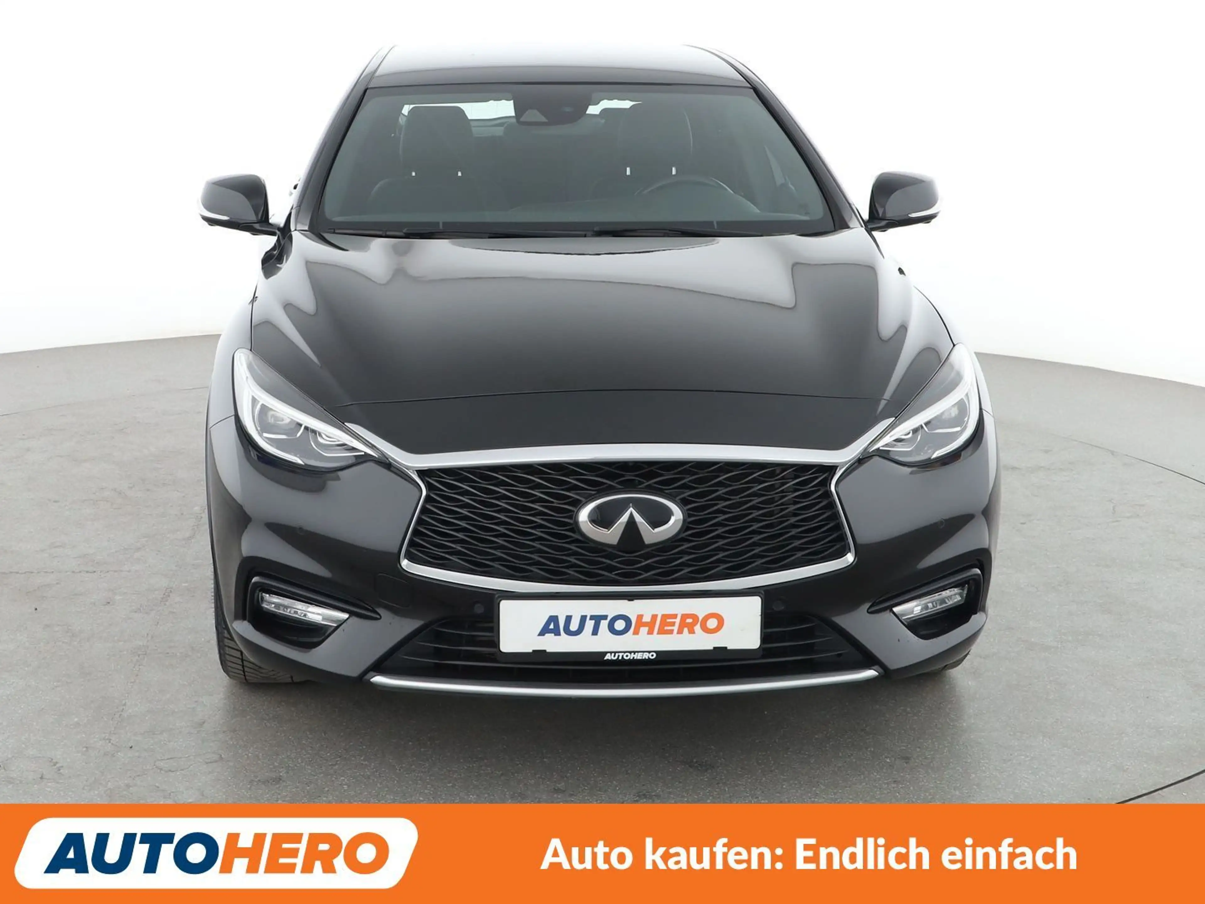 Infiniti Q30 1.6 Luxe Tech Aut*NAVI*TEMPO*PDC*SHZ*KLIMA* — photo 9