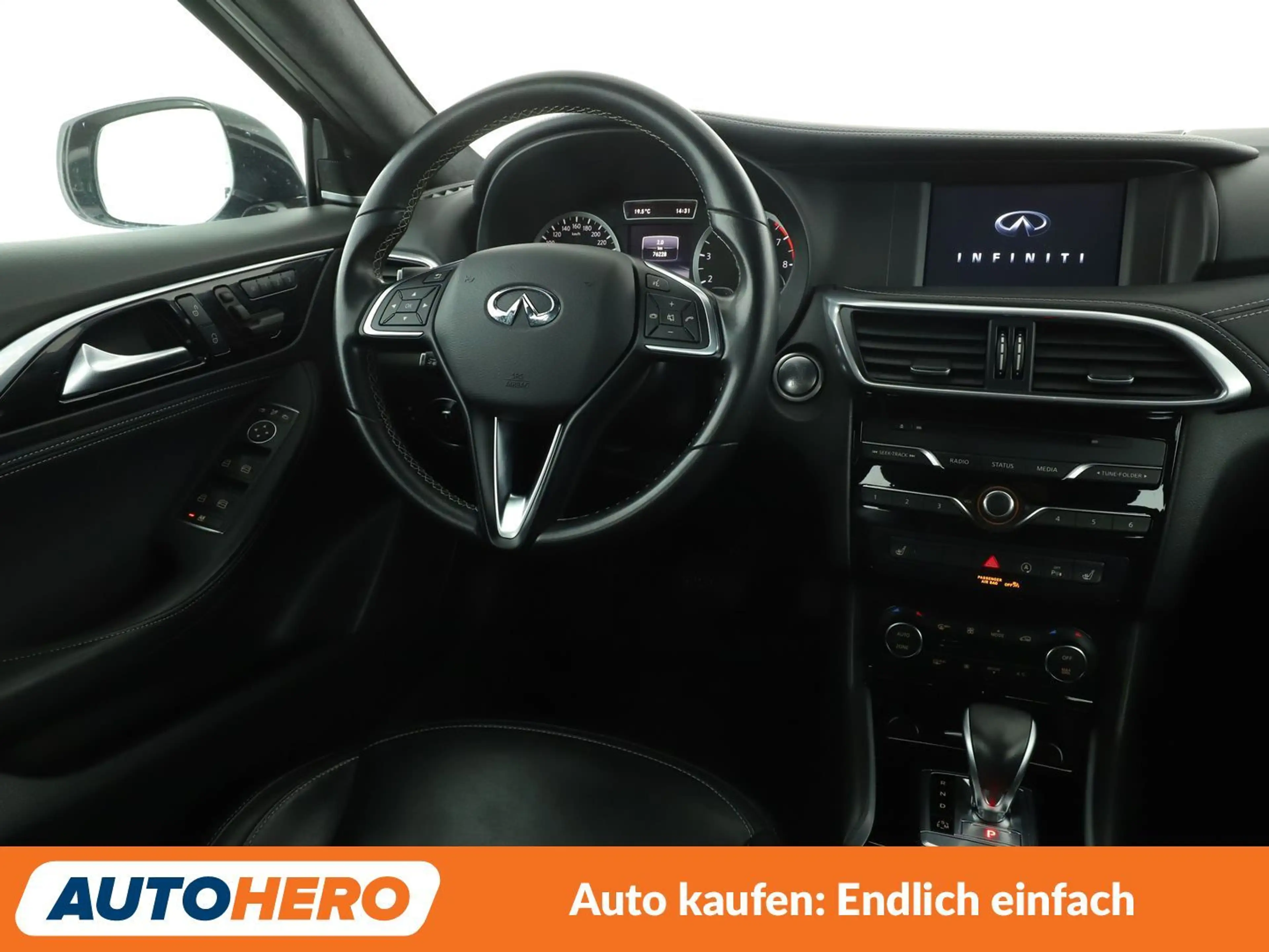 Infiniti Q30 1.6 Luxe Tech Aut*NAVI*TEMPO*PDC*SHZ*KLIMA* — photo 13