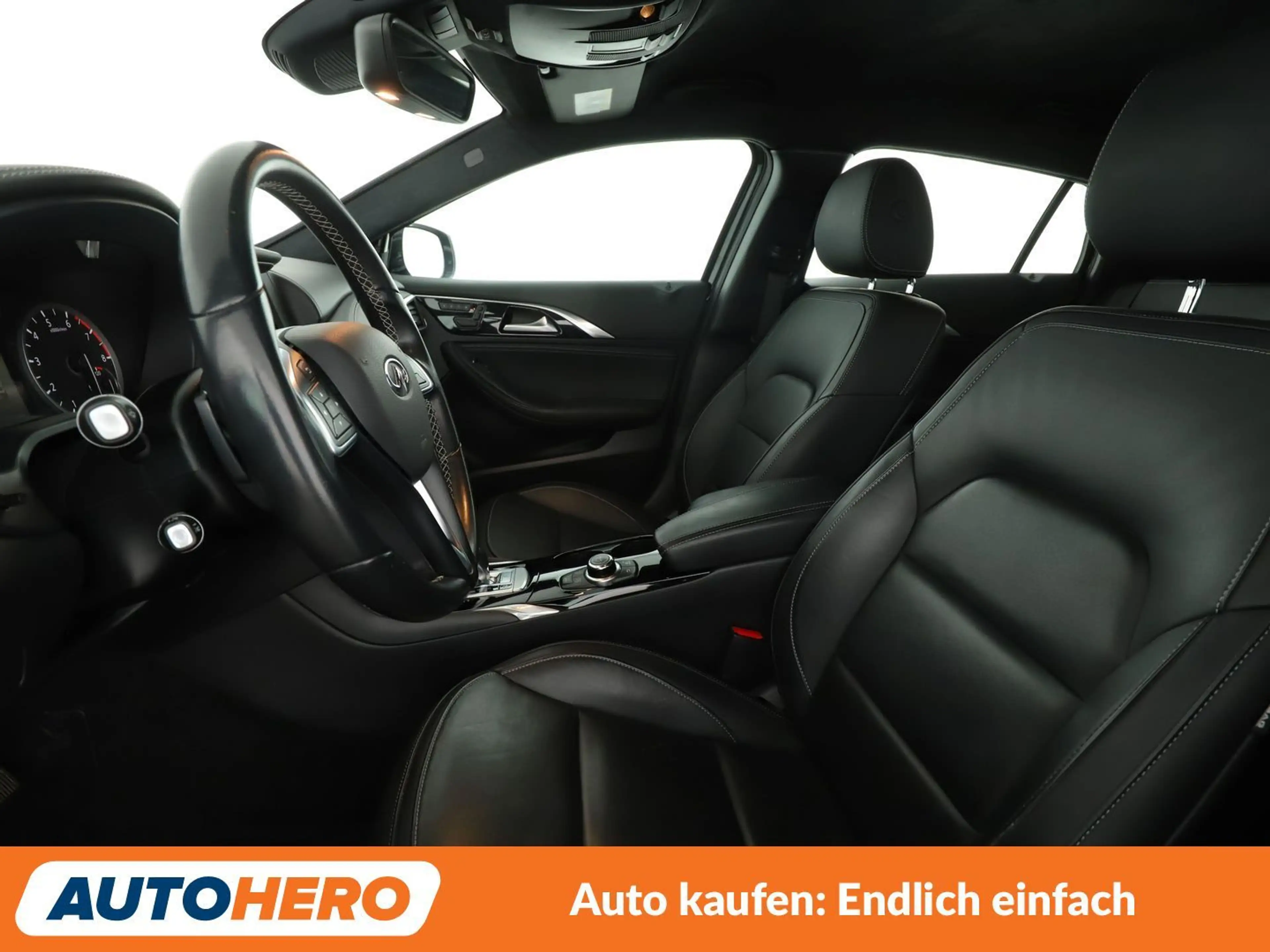 Infiniti Q30 1.6 Luxe Tech Aut*NAVI*TEMPO*PDC*SHZ*KLIMA* — photo 10