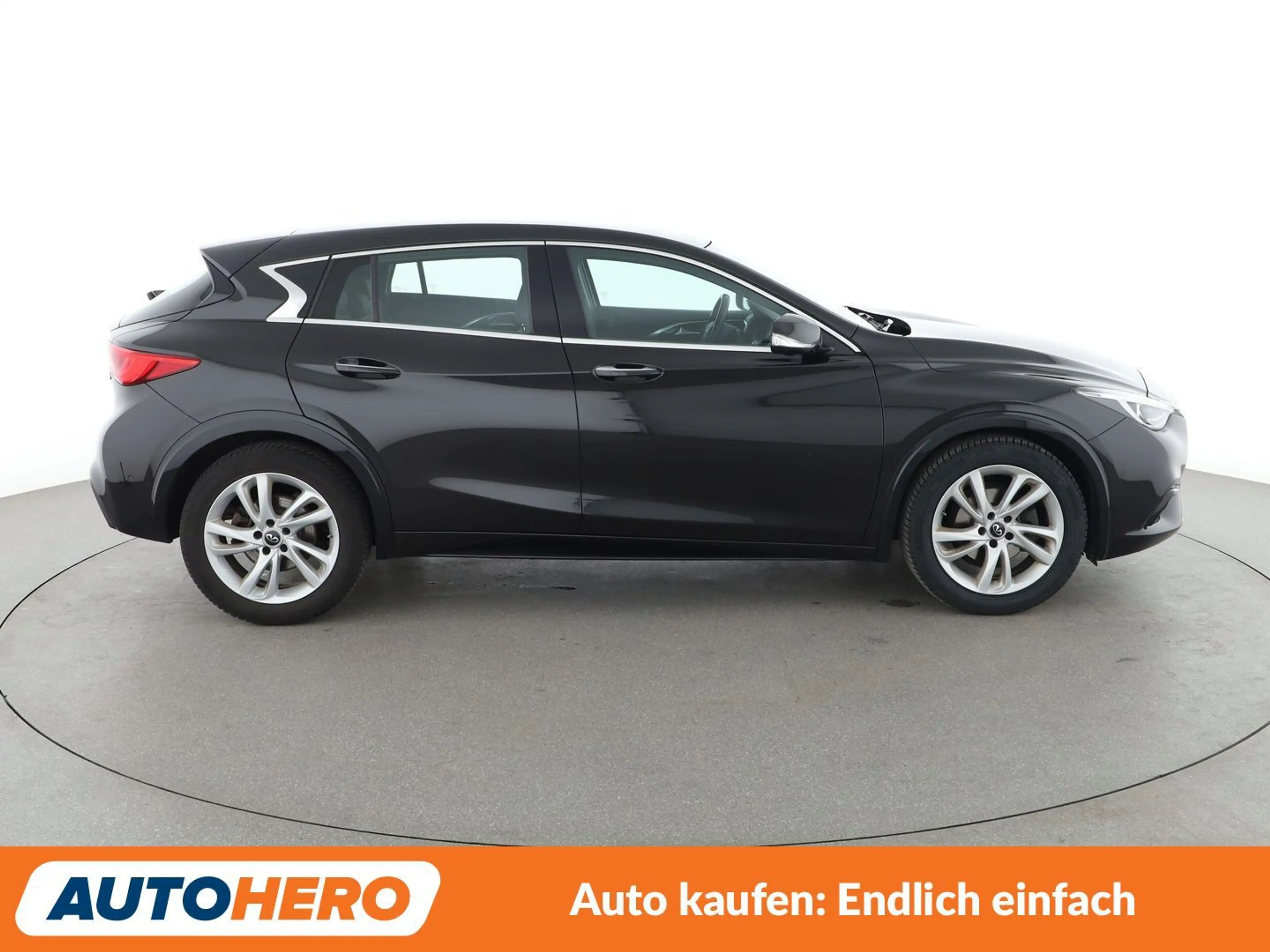 Infiniti Q30 1.6 Luxe Tech Aut*NAVI*TEMPO*PDC*SHZ*KLIMA* — photo 7