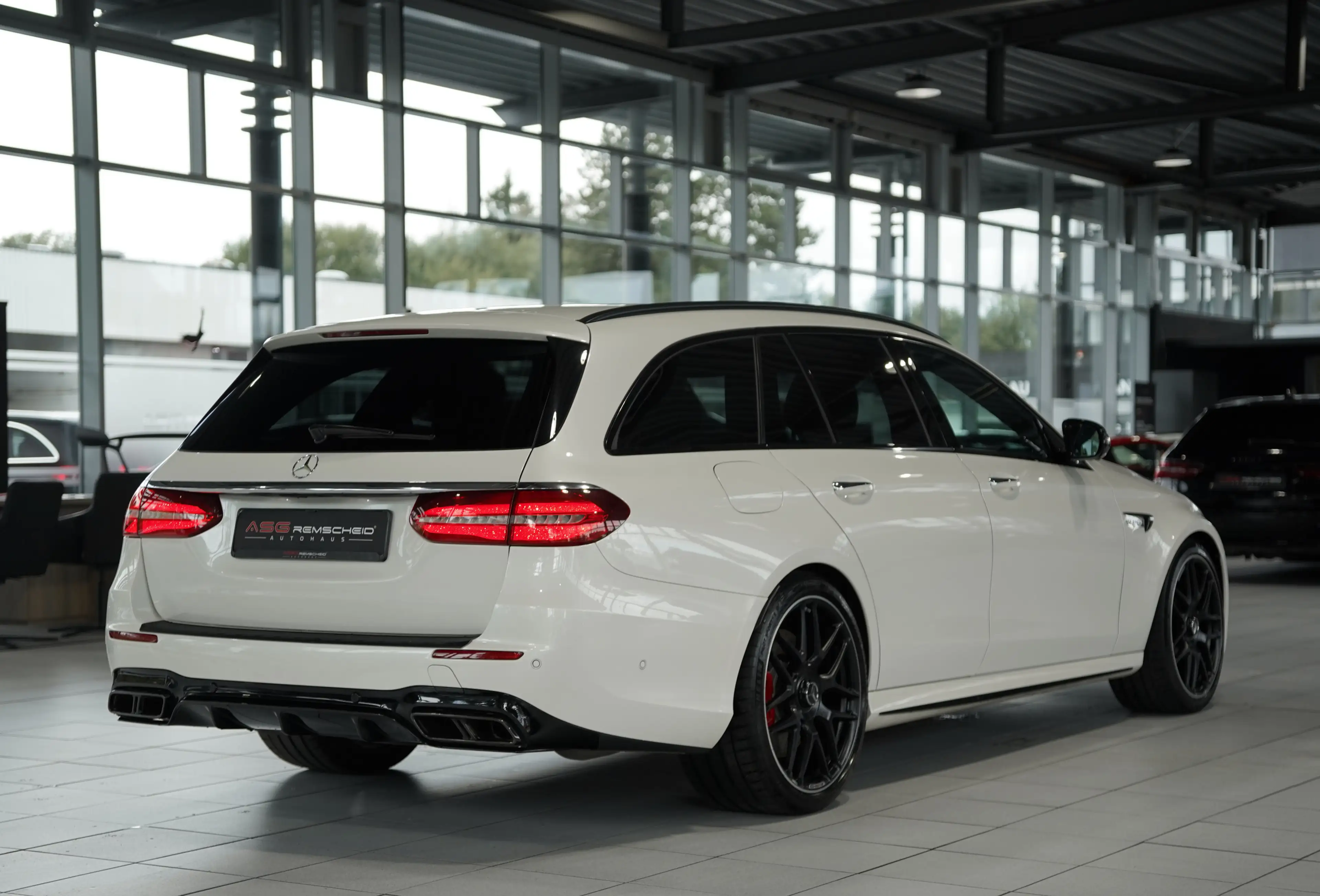 Mercedes-Benz E 63 AMG S T 4M *20 *H-UP*Perf-AGA*Night*Memory — photo 8