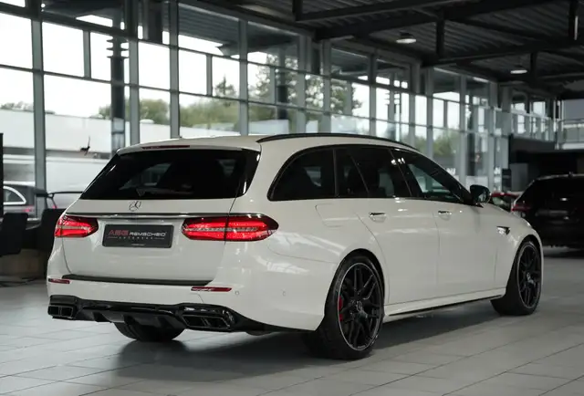 Mercedes-Benz E Class view 8