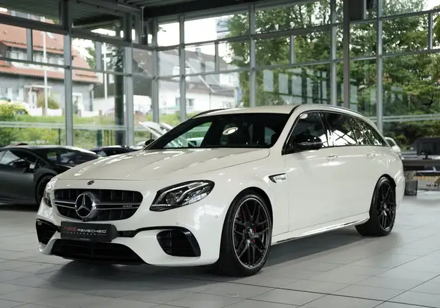 Mercedes-Benz E Class view 5