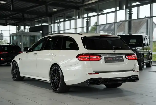 Mercedes-Benz E Class view 10