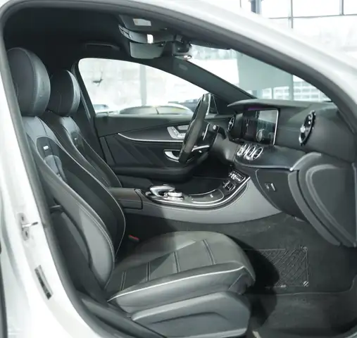 Mercedes-Benz E Class view 15