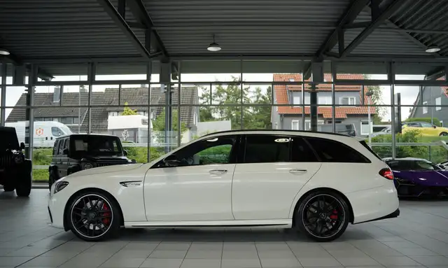 Mercedes-Benz E Class view 11